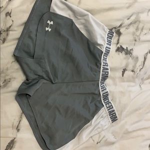 GREY UNDER ARMOUR SHORTS || HARDLY WORN